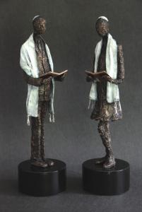 https://shalomhouse.com/wp-content/uploads/2016/02/mitzvahsculpbronze.jpg