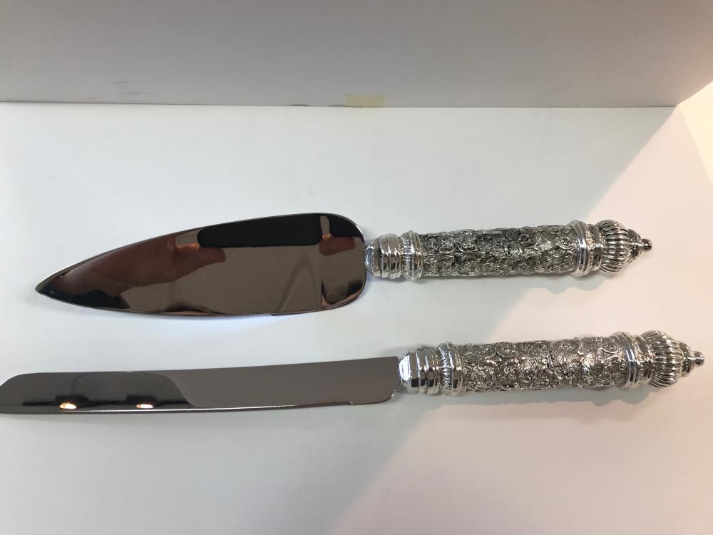 Cake and Challah knife set