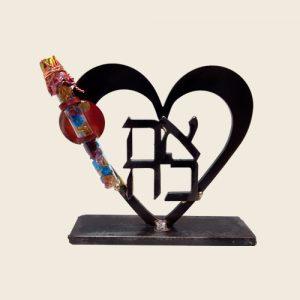 Laser Heart Shards Holder with AHAVAH
