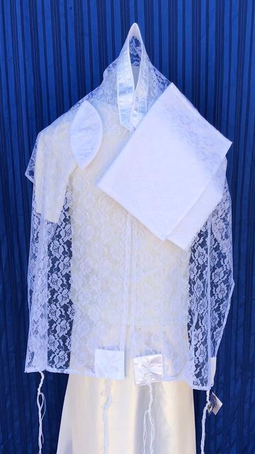 ADE737 Talit - White Lace