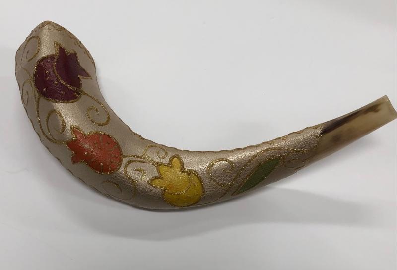 Shofar with Pomegranates